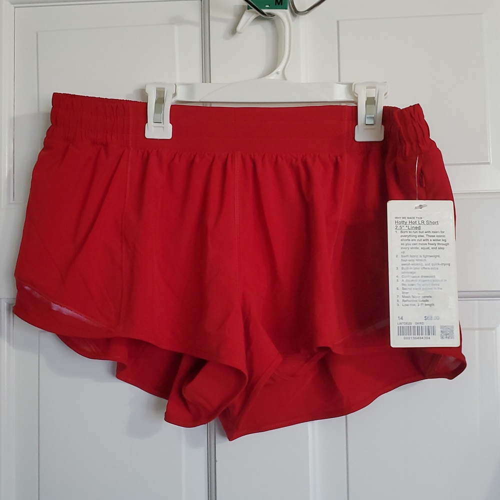NWT Lululemon Hotty Hot LR 2.5in Women's Sz 14 Dark Red Shorts